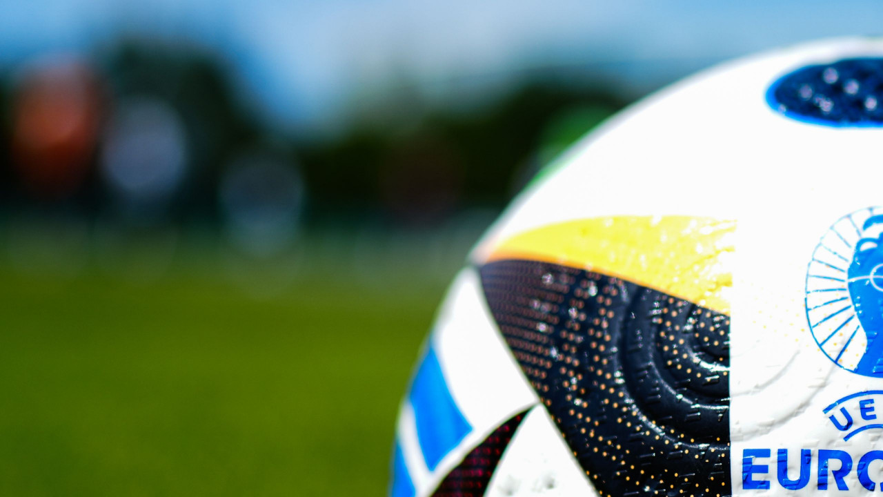 EM Blick auf Trainerbank der Ukraine Livestream ORF ON