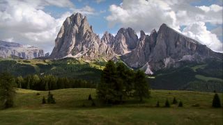 Die Dolomiten: Sagenhaftes Juwel der Alpen