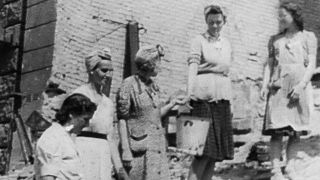 Trümmerfrauen: Zeitzeuginnen berichten