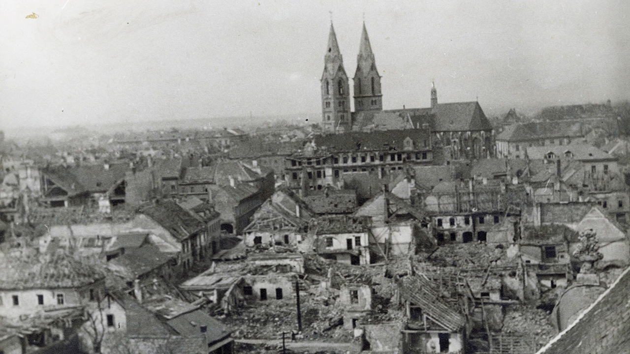 1943 Bomben auf Wiener Neustadt vom 18.03.2022 ORFTVthek