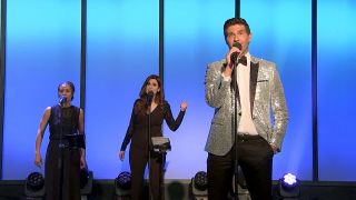 Norbert Oberhauser mit einem Peter Alexander Medley - Der ...