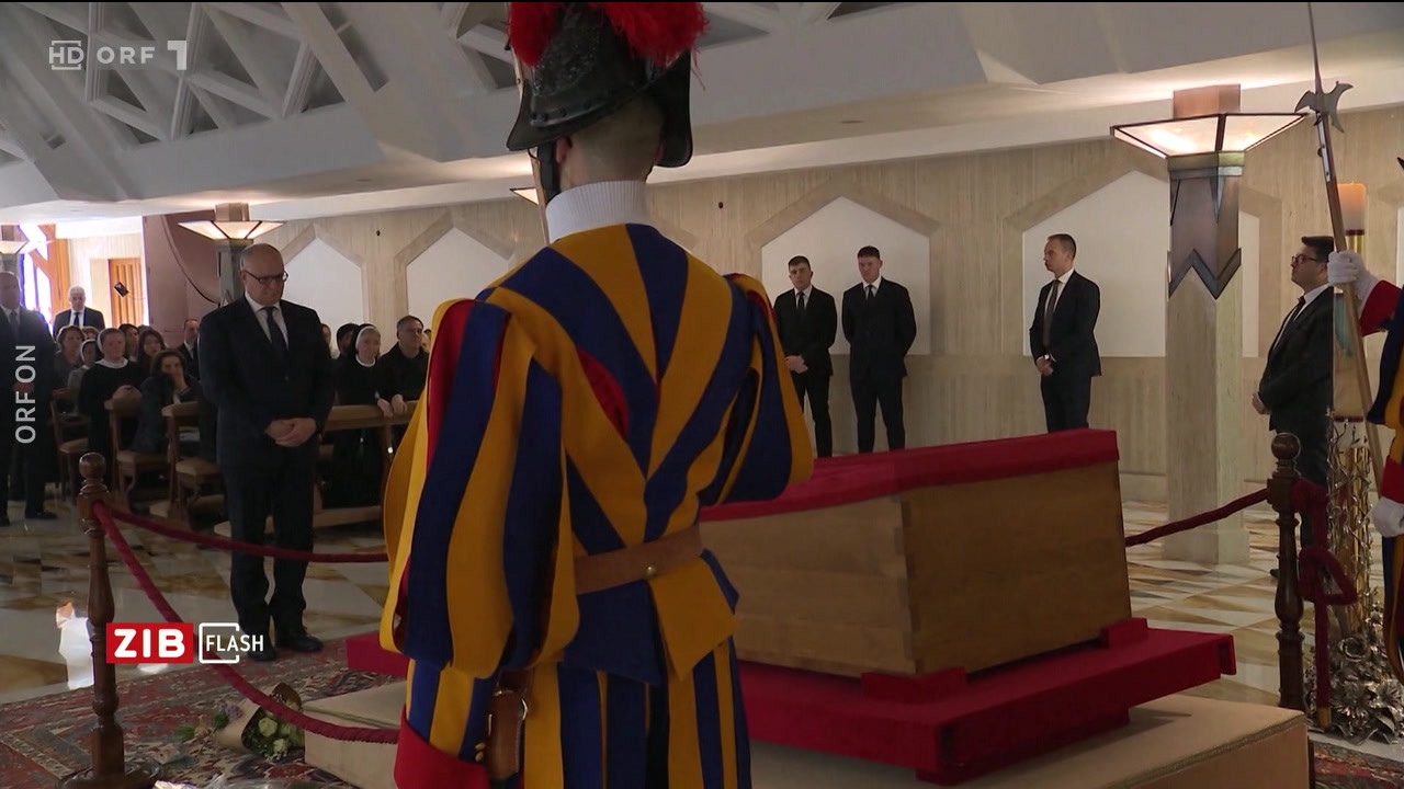 was bleibt von den Reformen, die Papst Franziskus angestoßen hat, die Öffnung der Kirche war ihm ein großes Anliegen, Frauen hat er mit hohen Ämtern betraut. - ZIB Flash 3 vom 22.04.2025 - ORF ON